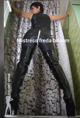 Señora Freda exquisita
